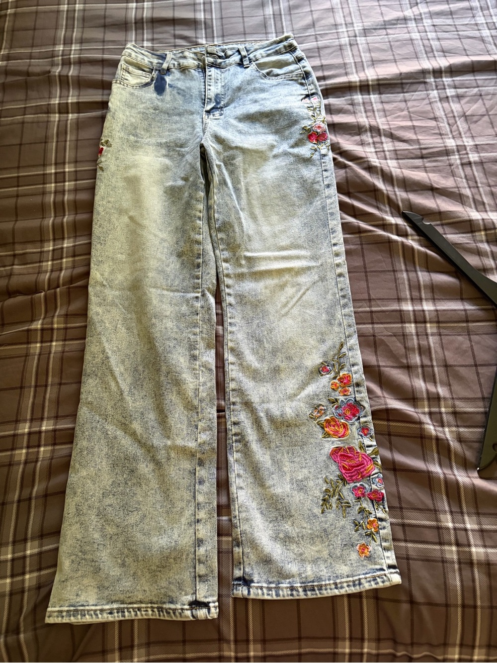 Light Blue Women's Embroidered Floral Jeans